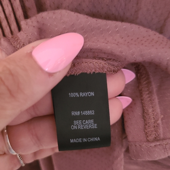 NWOT Torrid Dusty Rose, Button-up Blouse Size 4 - Picture 7 of 10